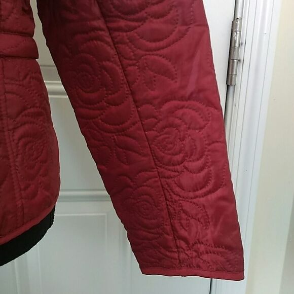 JG Hook red lightweight quilted jacket - Picture 5 of 8